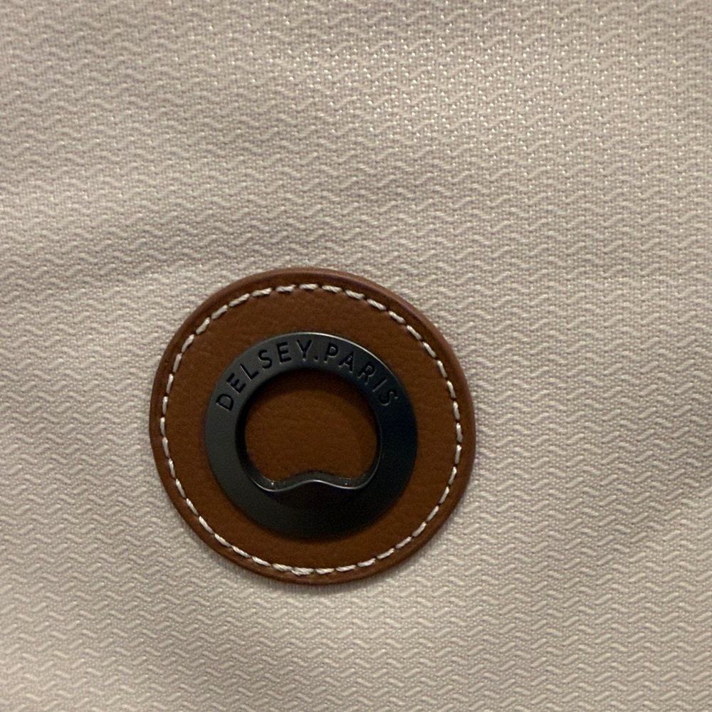 Delsey Paris Cream and Tan Shoulder Bag - Picture 3 of 7